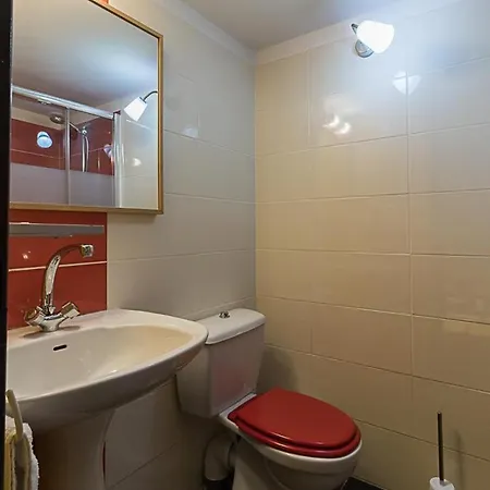 Oda ve Kahvaltı Oyasumi *